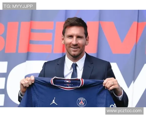 足球明星身穿大巴黎球衣的精彩瞬间与图片展示