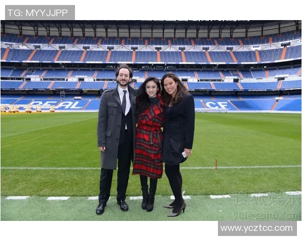 足球明星与球迷之间的情感纽带与英语交流的魅力探讨